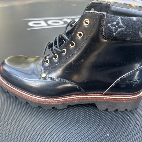 Authentic Louis Vuitton boots - Picture 3 of 4